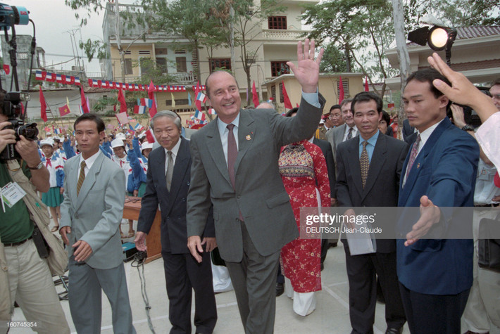 Cựu Tổng thống Pháp Jacques Chirac qua đời tại Paris vào ngày 26/9/2019 ở tuổi 86. Ông làm Tổng thống Pháp trong hai nhiệm kỳ, từ năm 1995 đến 2007. Trên cương vị người đứng đầu nước Pháp, ông Chirac từng thăm chính thức Việt Nam hai lần, vào các năm 1997 và 2004. Ảnh: Getty.