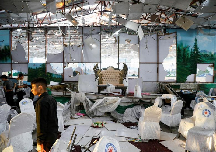 Khoảng 22h30 tối 17/8 (giờ địa phương), vụ đánh bom tự sát ở Afghanistan nhằm vào một trung tâm tiệc cưới tại thủ đô Kabul đã khiến hàng trăm người thương vong, trong đó có nhiều phụ nữ và trẻ em.