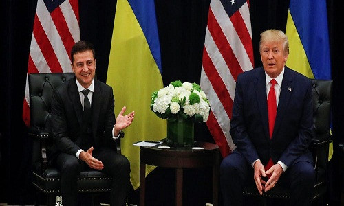 Theo Business Insider, trong cuộc gặp trực tiếp với Tổng thống Mỹ Donald Trump chiều 25/9, Tổng thống Ukraine Volodymyr Zelensky khẳng định ông không muốn liên quan gì đến cuộc bầu cử Mỹ. Ảnh: Reuters.