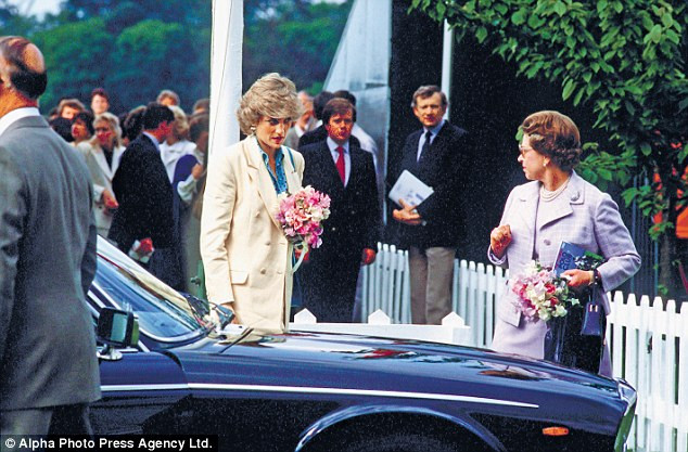 Nữ hoàng Elizabeth đã có thái độ mềm mỏng hơn đối với Công nương xứ Wales. Trước kia, khi Công nương Diana còn sống, Nữ hoàng Anh từng cho rằng con dâu bà là người “không xứng đáng với địa vị của minh”.