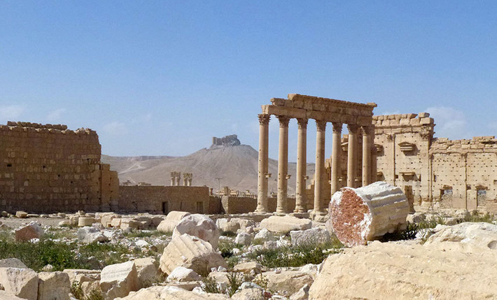 Quang cảnh một góc thành phố cổ Palmyra sau giải phóng.