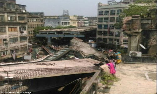 Vụ sập cầu vượt ở Ấn Độ xảy ra tại thị trấn Kolkata ngày 31/3 khiến ít nhất 14 người thiệt mạng và hơn 100 người khác có thể đang bị mắc kẹt trong đống đổ nát.