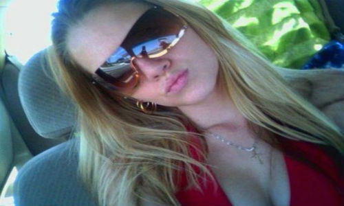 Rachel Wade, 17 tuổi, đang phải lãnh án 27 năm tù vì tội giết người cấp độ 2 sau khi đâm chết Sarah Ludemann, người yêu của cô.