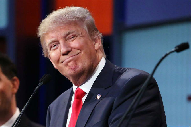 Một phát ngôn hài hước của ứng viên Trump về đối thủ của ông, cựu Ngoại trưởng Mỹ Hillary Clinton: “Nếu bà Hillary Clinton không thể khiến chồng cảm thấy hài lòng, vậy điều gì khiến bà ấy nghĩ rằng có thể làm hài lòng người dân Mỹ?”