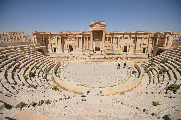 Nhà hát cổ từ thời La Mã của Palmyra. Nơi đây từng diễn ra nhiều vụ hành quyết tù binh dã man của phiến quân IS.