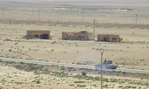 Hãng Fars (Iran) đưa tin, quân đội Syria tiếp tục chiến dịch quân sự chống phiến quân IS ở Đông Homs và giành lại quyền kiểm soát nhiều cứ điểm quan trọng. Ảnh: FNA.