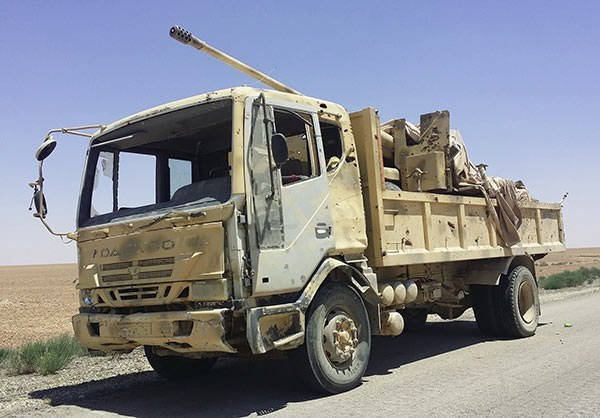 Hồi tuần trước, binh sĩ Syria đã giao tranh ác liệt với nhóm IS ở phía nam của thị trấn Quaryatayn và tái chiếm núi al-Mahsah, Sawaneh al-Mahsa, Taloul al-Khazariyat và khu Mahsah. Ảnh: FNA.