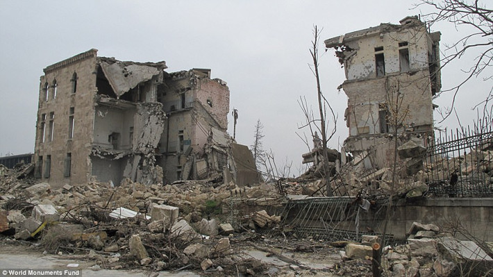 Thành phố cổ Aleppo đổ nát trong chiến tranh. Được biết, nơi này đã được UNESCO công nhận là Di sản thế giới. Ảnh: DM.