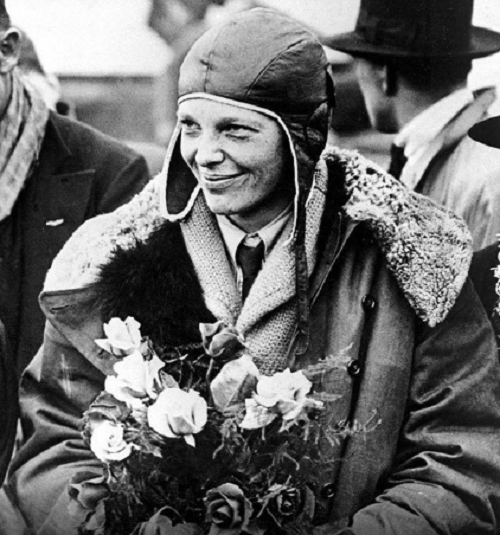 Có ít nhất 4 bộ phim làm về cuộc đời của nữ phi công huyền thoại Earhart. Ảnh: ATI.