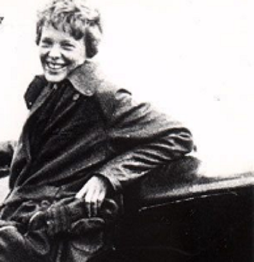 Nữ phi công Amelia Earhart được chính thức thông báo tử nạn ngày 5/1/1939, hơn 1 năm sau khi bà mất tích bí ẩn giữa trung tâm Thái Bình Dương trong một nỗ lực thực hiện chuyến bay vòng quanh Trái Đất năm 1937. Ảnh: ATI.