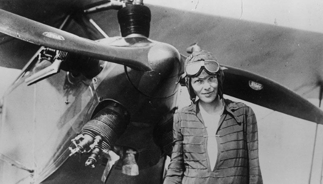 Năm 1935, Earhart trở thành người đầu tiên trên thế giới một mình bay qua Thái Bình Dương. Ảnh: ATI.