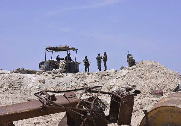 Các binh sĩ Syria trên chiến trường. Ảnh: FNA.