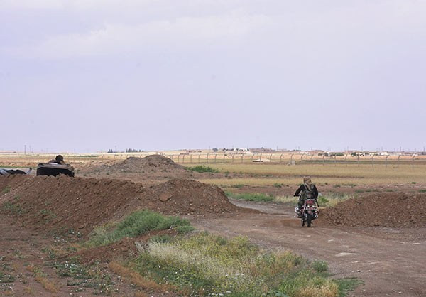 Hôm 23/5, quân đội Syria đã giao tranh ác liệt với phiến quân IS và đánh bật nhóm khủng bố này ra khỏi nhiều căn cứ ở phía đông Aleppo, đồng thời tiến sát về thị trấn Ras al-Ein. Ảnh: FNA.
