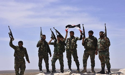 Hãng Fars (Iran) đưa tin ngày 28/5, quân đội Syria tiếp tục chiến dịch quét sạch phiến quân IS ở phía đông Aleppo và đã tập trung lực lượng trước cửa ngõ của thị trấn chiến lược Maskanah có phiến quân IS tử thủ. Ảnh: FNA.