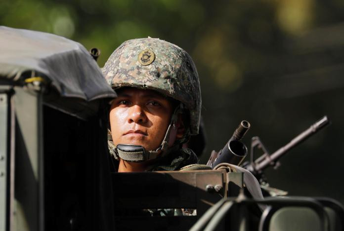 Được biết, quân đội Philippines đã triển khai thêm binh sĩ tới Marawi nhằm quét sạch nhóm khủng bố Maute khỏi thành phố này.
