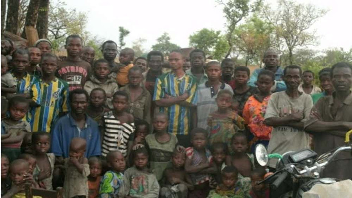 Tộc người Pygmy ở Bắc Kivu, Cộng hòa Dân chủ Công-gô, từng cáo buộc các tay súng có vũ trang săn đuổi và thậm chí ăn thịt các thành viên trong cộng đồng này. Ảnh: The Richest.