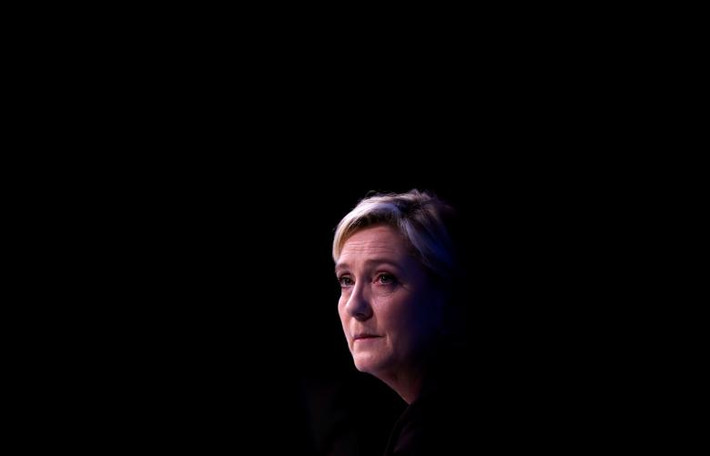 Bà Le Pen tham dự một cuộc họp ở thủ đô Paris ngày 23/2.