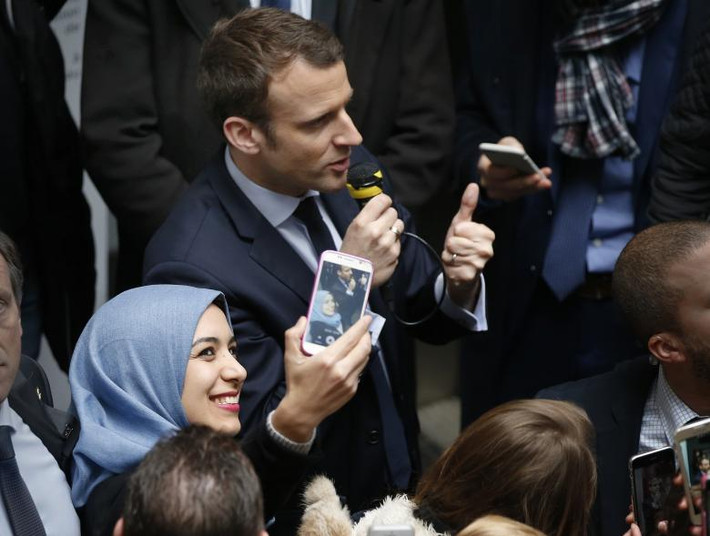 Ông Macron trong chuyến thăm Đại học Lille, Pháp, ngày 14/3/2017.