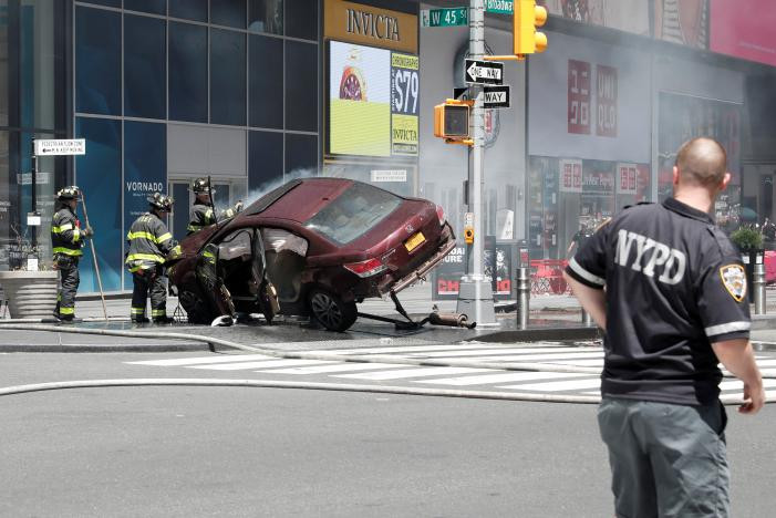 Reuters đưa tin, vụ xe đâm chết người ở Quảng trường Thời đại xảy ra tại thành phố New York vào ngày 18/5 (giờ địa phương). Ảnh: Reuters.