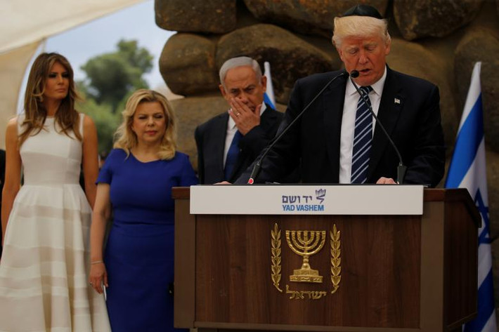 Nhà lãnh đạo Mỹ Donald Trump phát biểu tại đài tưởng niệm Yad Vashem ở Jerusalem trong lễ tưởng niệm 6 triệu người Do Thái thiệt mạng trong thảm họa diệt chủng của phát xít Đức.