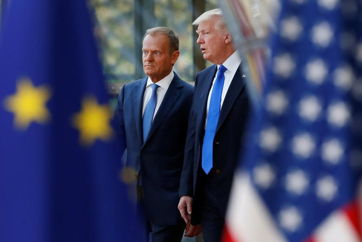 Nhà lãnh đạo Mỹ và Chủ tịch Hội đồng Châu Âu Donald Tusk tại thủ đô Brussels, Bỉ.