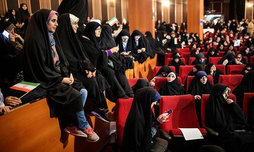 Được biết, cuộc bầu cử Tổng thống Iran năm nay là cuộc đua của 4 ứng viên, trong đó có hai ứng viên sáng giá là đương kim Tổng thống Hassan Rouhani thuộc phe ôn hòa theo đường lối cải cách và ông Ebrahim Raisi thuộc phe bảo thủ theo đường lối cứng rắn. Ảnh: AJ.