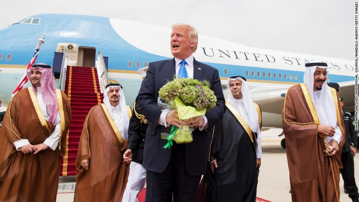 Ngày 21/5, Tổng thống Trump dự kiến có một bài phát biểu về đạo Hồi trước khoảng 50 nhà lãnh đạo Arab và Hồi giáo. Ông sẽ kêu gọi đoàn kết trong cuộc chiến chống chủ nghĩa cực đoan trong thế giới Hồi giáo. Ảnh: CNN.