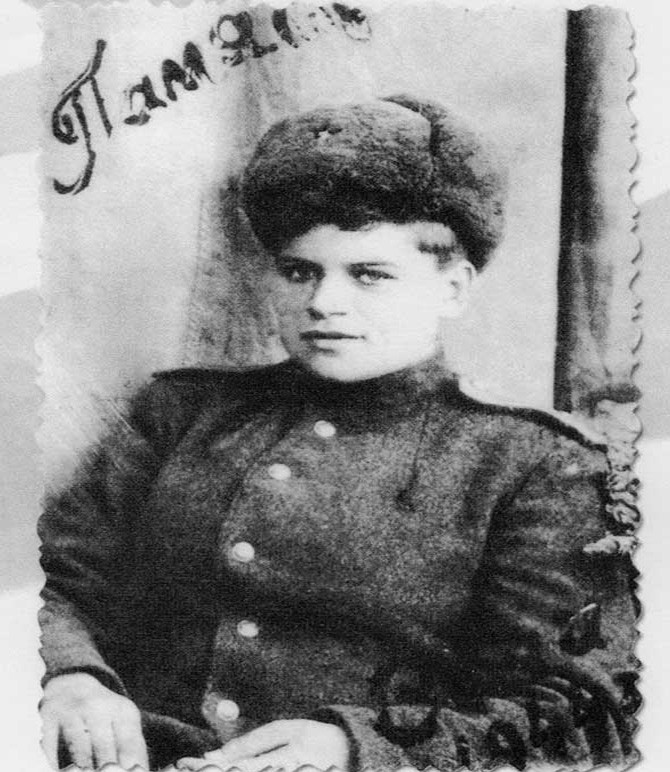  Nữ anh hùng Liên Xô Yevdokiya Zavaliy sinh ngày 28/5/1926 tại một ngôi làng nhỏ ở vùng Nikolayev, Ukraine. Trước khi chiến tranh Chiến giới Thế giới thứ hai bùng nổ, bà làm việc trong một trang trại. Ảnh: ER.