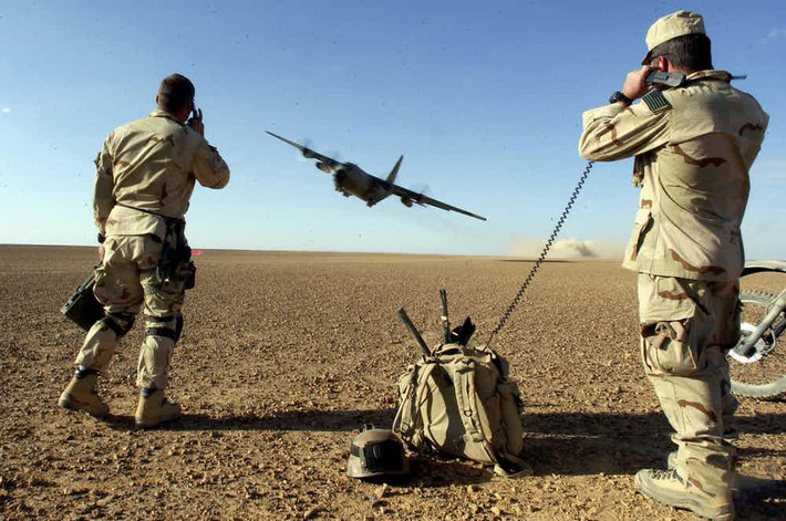 Ngày 7/10/2001, Mỹ đổ quân vào Afghanistan và chiến dịch "Enduring Freedom" (Tự do Bền vững) bắt đầu. Mục tiêu của chiến dịch quân sự này là đánh bại phiến quân Taliban, truy lùng và tiêu diệt trùm khủng bố Osama bin Laden. Có thể nói, Enduring Freedom là một trong những chiến dịch quân sự lớn nhất trong thế kỷ 21. Ảnh: The Richest.