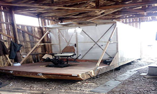Được biết, toàn bộ ngôi nhà ở đặc biệt này nặng khoảng 400 kg. Ảnh: ER.