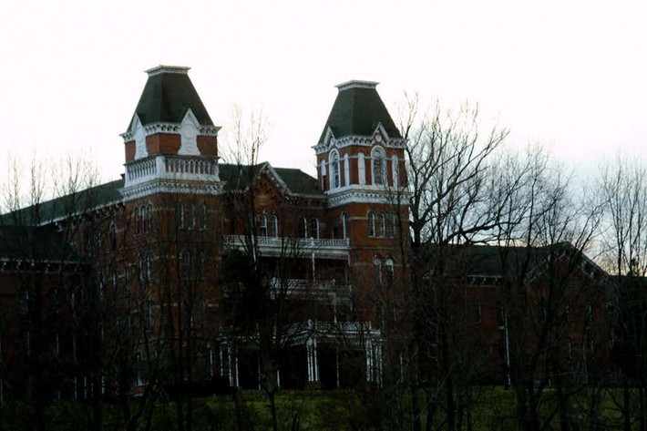 Rất nhiều nơi trong khuôn viên Trường Đại học Ohio ở Athens, Ohio (Mỹ) được cho là bị ma ám. Ảnh: The Richest.