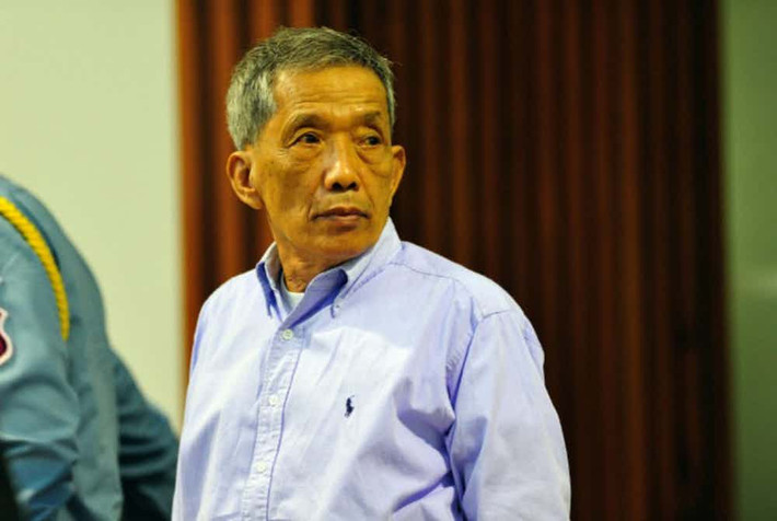 Theo The Richest, Kaing Guek Eav, một trong các nhân vật chủ chốt của Khmer Đỏ, là người chịu trách nhiệm trực tiếp đối với cái chết của ít nhất 16.000 người. Năm 2010, ông Kaing bị xử 35 năm tù vì “tội ác chống lại loài người”. Tuy nhiên, năm 2012, trong phán quyết phúc thẩm cuối cùng, Tòa án xét xử tội ác Khmer Đỏ (ECCC) đã nâng mức án thành tù chung thân đối với Kaing Guek Eav. Ảnh: The Richest.