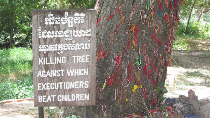 Chế độ Khmer Đỏ cũng giết hại cả trẻ nhỏ. Những đứa trẻ vô tội bị ném vào ngôi mộ tập thể hoặc bị đập đầu vào cây tới chết. Ảnh: The Richest.