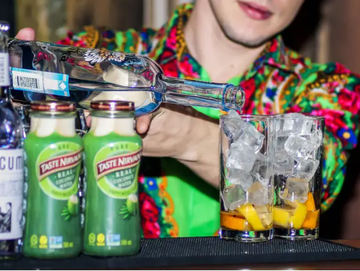 Có thể kết thúc một ngày bằng ly đồ uống phổ biến ở Nga - vodka.