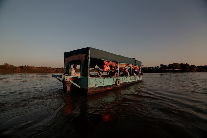 Với tình hình biến đổi khí hậu như hiện tại, cuộc sống của người dân ven sông Nile sẽ khó khắn hơn. Khoảng 35% dân số sống ở đồng bằng sông Nile sẽ đối mặt với việc thiếu hụt nước sinh hoạt vào năm 2040, do nhiệt độ tăng cao và những yếu tố khác, theo một nghiên cứu của Đại học Dartmouth, Mỹ.
