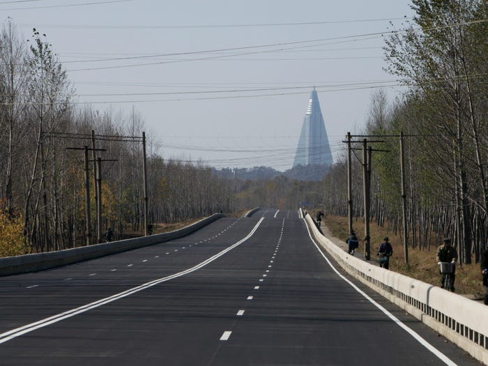 Khách sạn Ryugyong có 105 tầng.