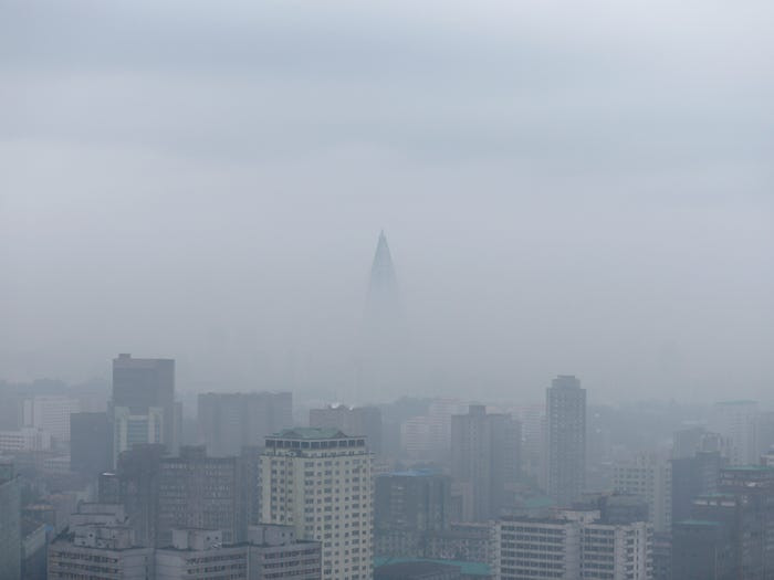 Ryugyong còn được biết đến với biệt danh "Khách sạn tận thế" (Hotel of Doom).
