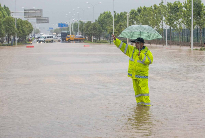 Cuối tuần trước, Bộ Quản lý khẩn cấp Trung Quốc cho biết đã có 19,3 triệu người ở 26 khu vực cấp tỉnh của Trung Quốc bị ảnh hưởng do mưa lũ. Tổng cộng 121 người đã thiệt mạng, mất tích. Ảnh: CD.