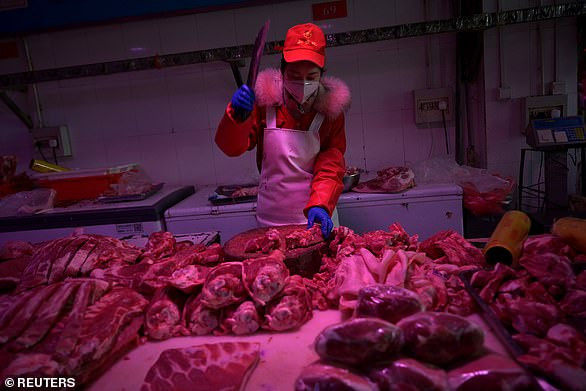 Tân Phát Địa hiện nay là chợ nông sản có quy mô lớn nhất Bắc Kinh. Ảnh: Reuters.