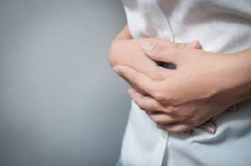 Khi đó, bạn nên đến bệnh viện khám để biết chính xác về tình trạng sức khỏe và được điều trị kịp thời. Ảnh: ACC.