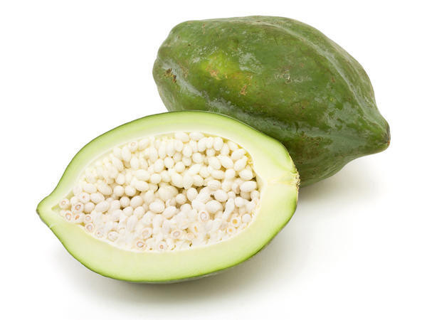 7. Tăng sữa mẹ: Một số nghiên cứu nói rằng enzym phân giải protein papain và chymopapain trong đu đủ xanh có thể có lợi cho các bà mẹ đang cho con bú và giúp tăng sản xuất sữa mẹ. Các vitamin và khoáng chất quan trọng khác trong đu đủ xanh có lợi cho trẻ sơ sinh. Ảnh: SP.