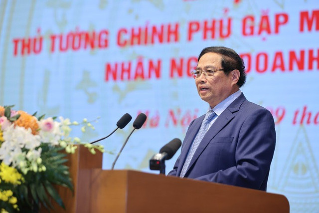 Thủ tướng chúc mừng, ghi nhận và đánh giá cao sự đóng góp của doanh nhân, doanh nghiệp Việt Nam. Ảnh: VGP/Nhật Bắc. img2505-1759999991844700142770.jpg