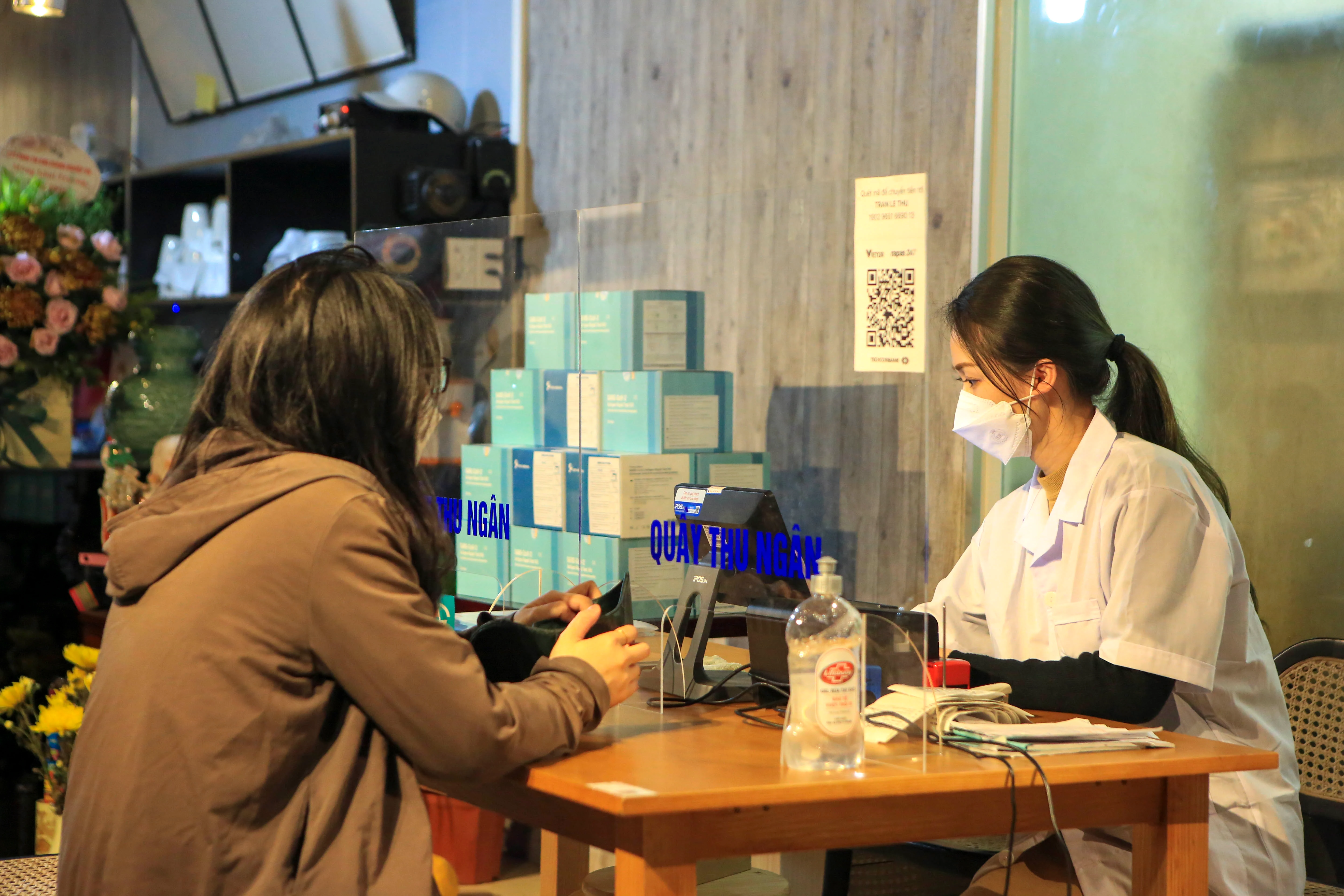 Hà Nội lần đầu xuất hiện điểm hướng dẫn test COVID-19