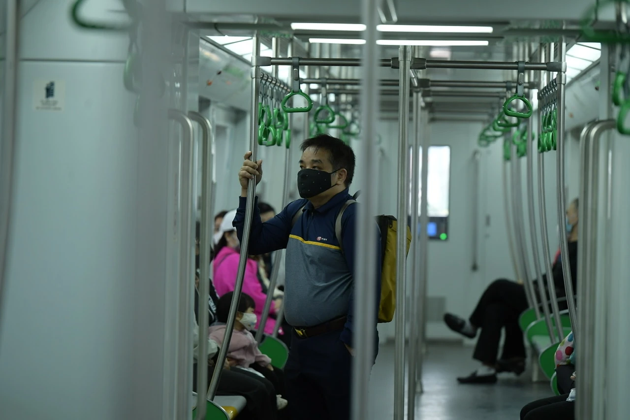 Hà Nội: Tàu đường sắt Cát Linh - Hà Đông vắng vẻ ngày đầu tuần