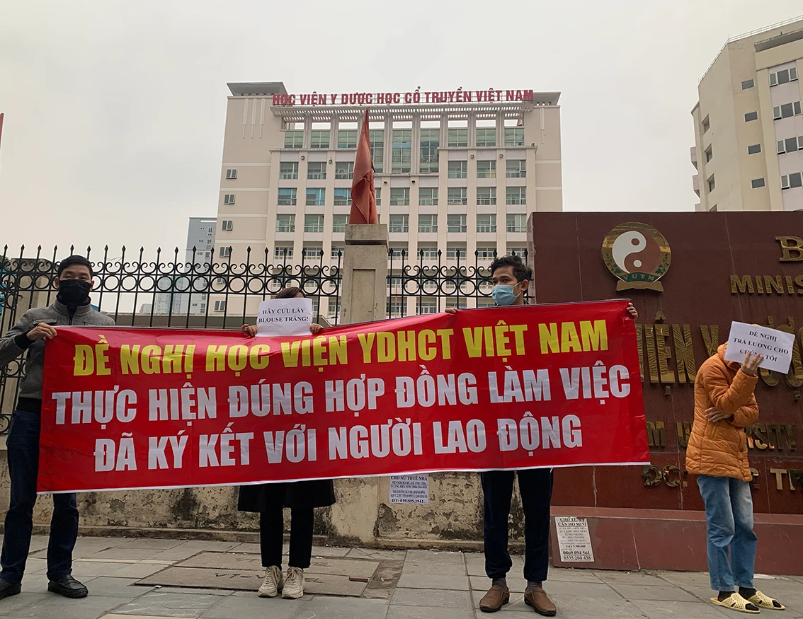 Bệnh viện Tuệ Tĩnh: Nhân viên “biểu tình”, lãnh đạo cũng kêu cứu