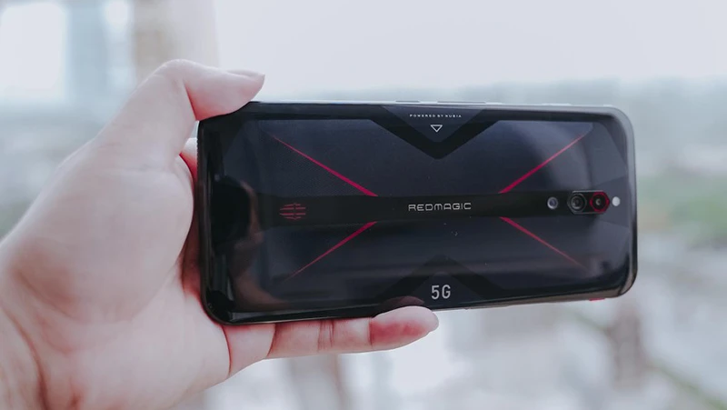 Cận cảnh Nubia Red Magic 5G cho game thủ, màn hình đẹp, cấu hình khủng