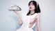 Cosplay "cô hầu gái" "phú bà" Arisa Nguyễn gây tranh cãi