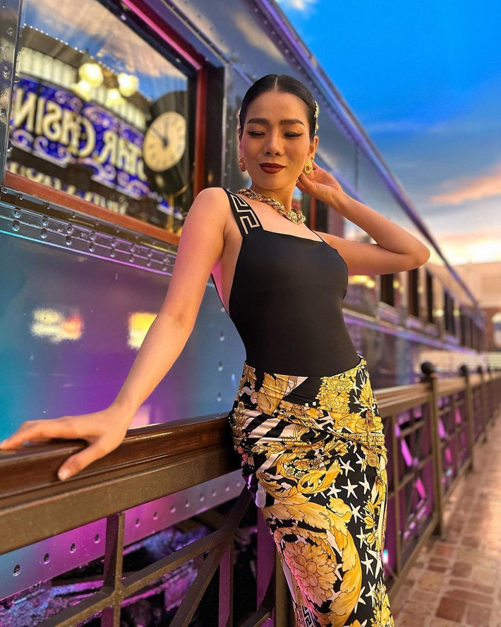 "Tôi và anh ấy vẫn yêu quý nhau. Tôi động viên anh tìm một người thật tốt để gắn bó. Anh cứ lãng tử đa tình, phiêu diêu mây gió quá thì phụ nữ nghiêm túc sẽ sợ. Tôi vẫn hay trêu ba của con mình như vậy. Cả hai vẫn thương nhau vì có đến 10 năm bên nhau, xây dựng, vượt qua khó khăn", Lệ Quyên nói.