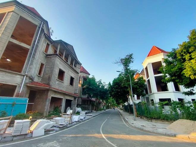 Loạt biệt thự triệu đô “ngủ quên” tại KĐT Thiên đường Bảo Sơn