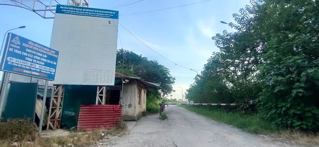 Gần 2 thập kỷ “nuôi” cỏ dại, Khu đô thị mới Thịnh Liệt hoang tàn, nhếch nhác